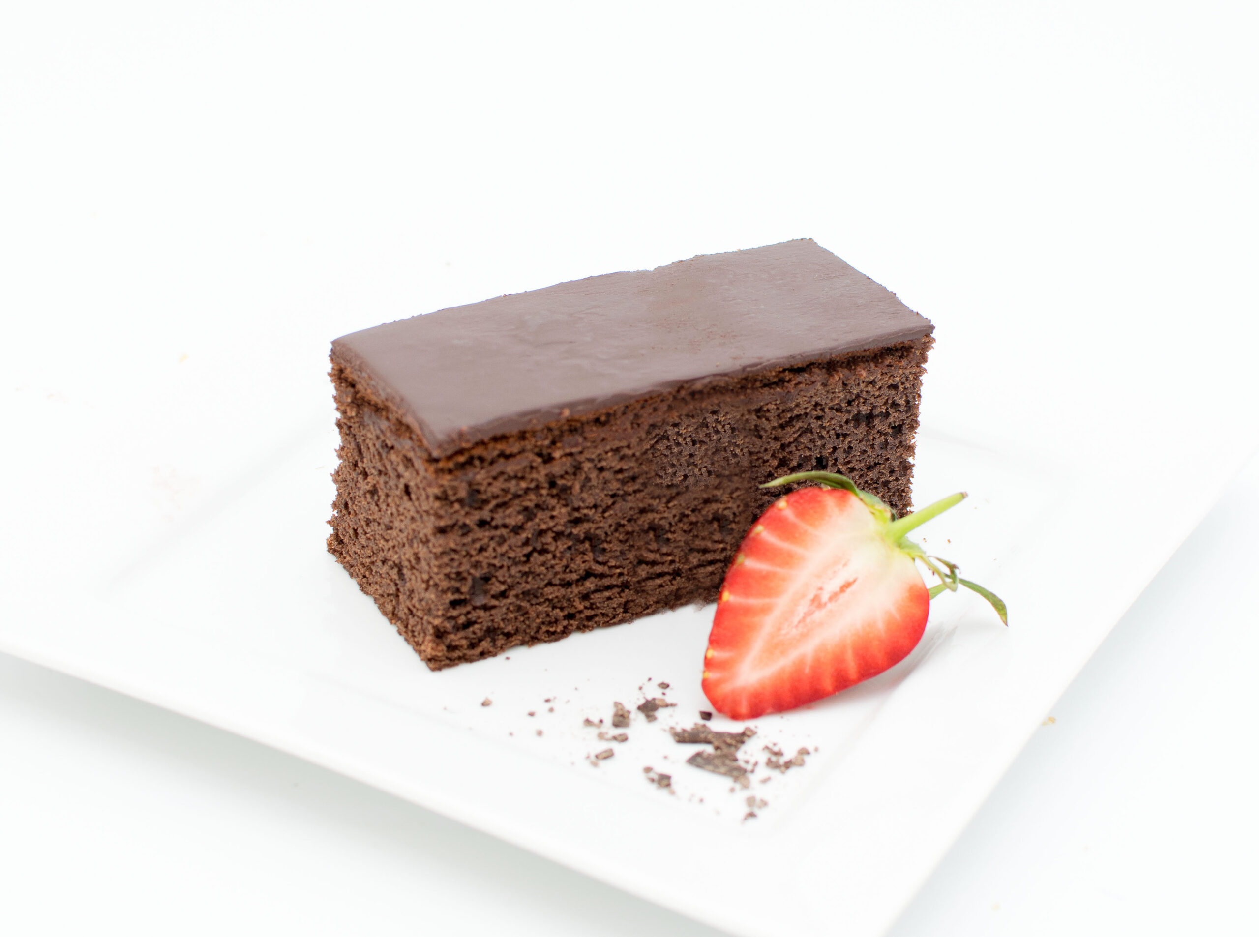 https://www.coolhullfarm.com/wp-content/uploads/2018/11/3509-Chocolate-Fudge-Tray-Bake-44%E2%80%99s-slice-styled-scaled.jpg